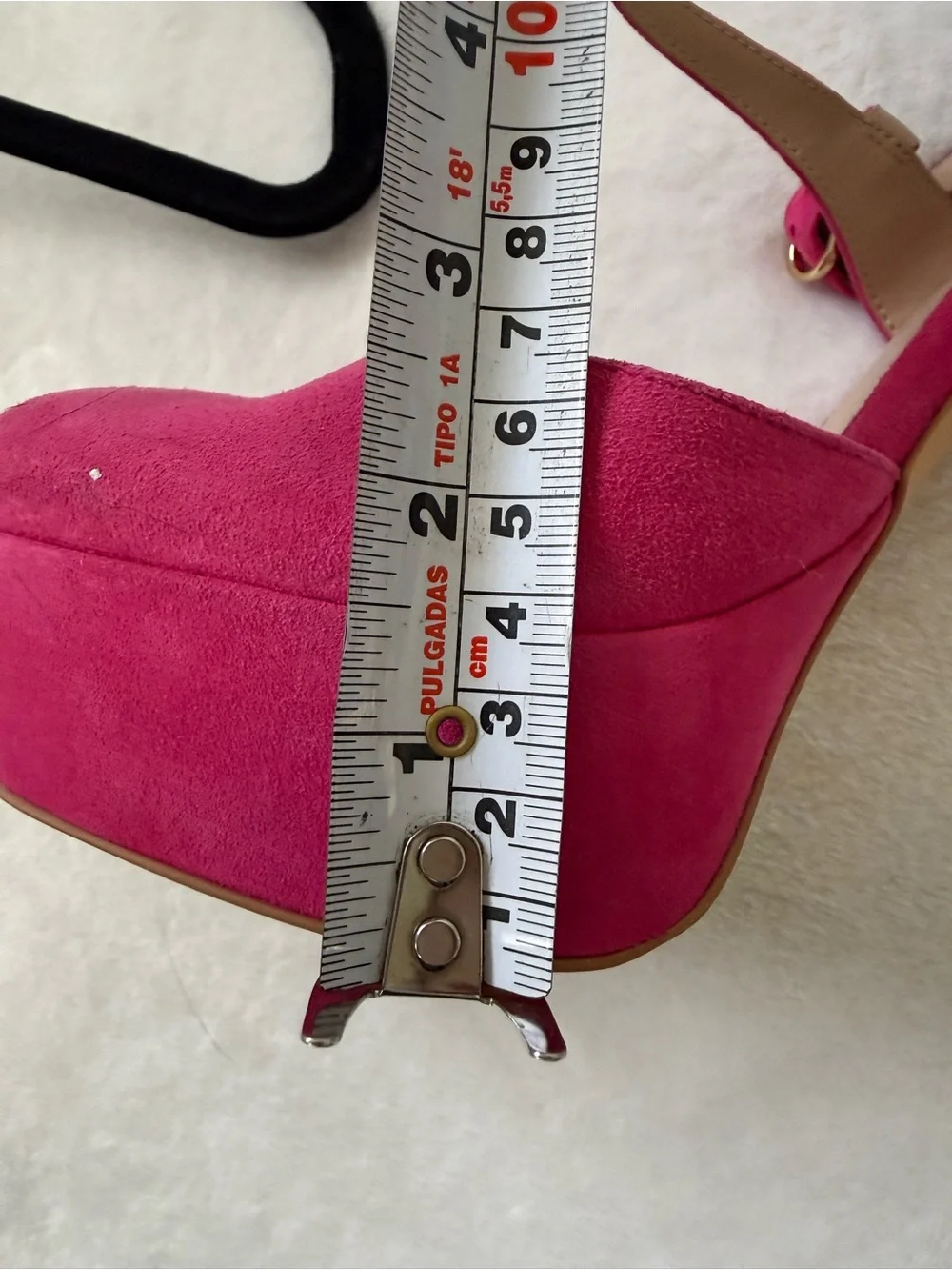 Stuart Weitzman Fuchsia Suede Platform Pumps – Size 6.5